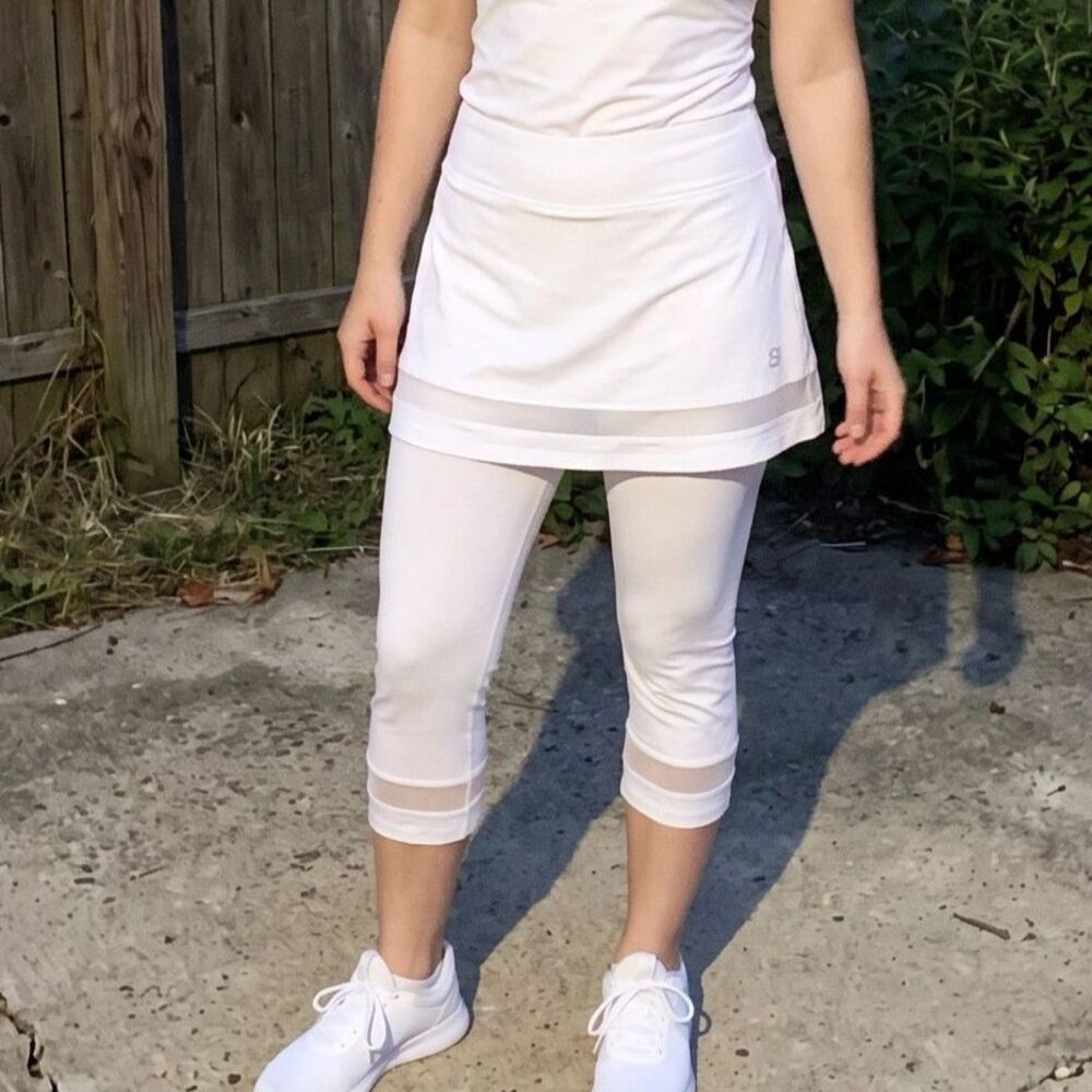 Sofibella Preppy Trophy Wife Balletcore Mesh Panel Skort Capris